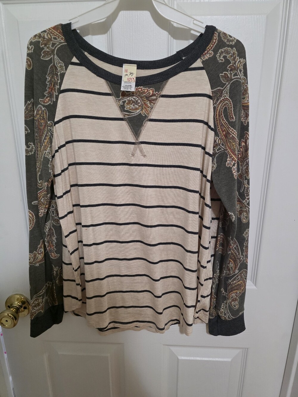 7th Ray Beige Striped Raglan Top with Olive Paisley Sleeves NEW Lg